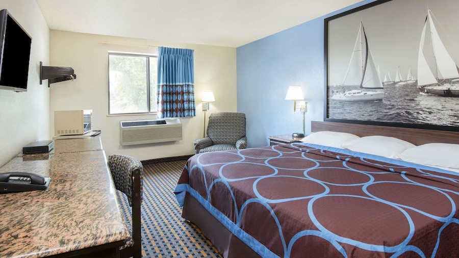 Super 8 by Wyndham New Castle