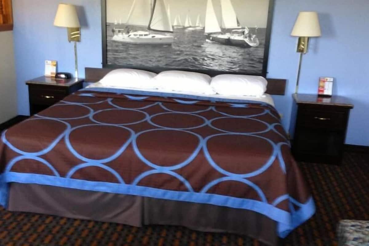 Escritorio, wifi gratis y ropa de cama