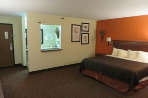 办公桌、笔记本电脑工作区、熨斗/熨衣板、免费婴儿床