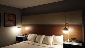 Schreibtisch, laptopgeeigneter Arbeitsplatz, Bügeleisen/Bügelbrett