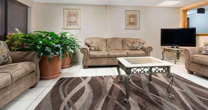 Days Inn by Wyndham St Cloud