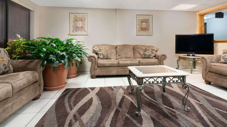 Days Inn by Wyndham St Cloud