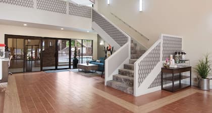 Quality Inn Magnolia
