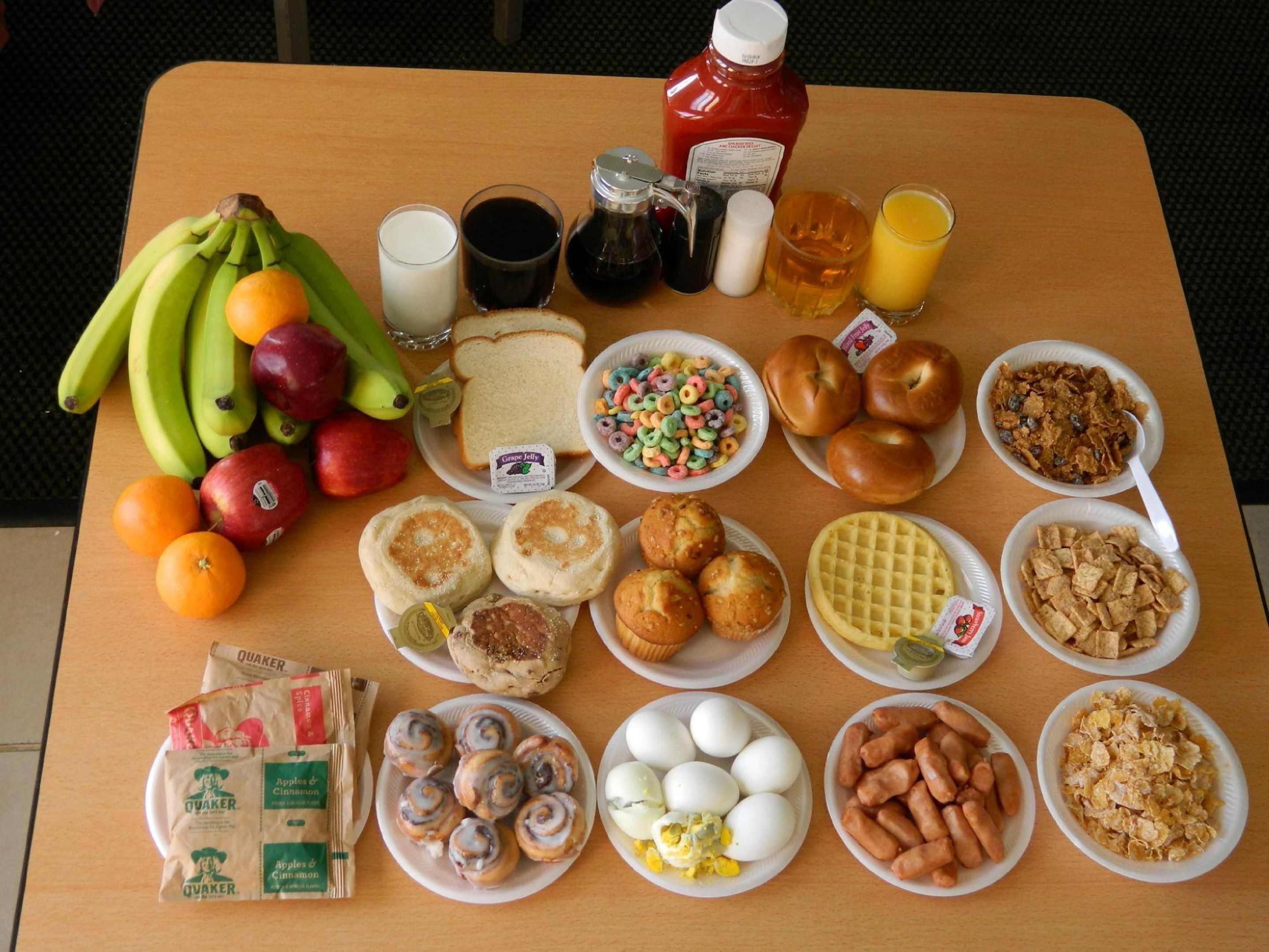 free daily full breakfast