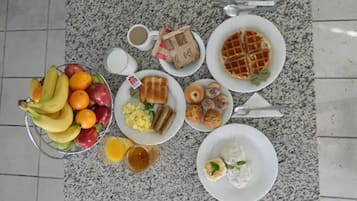 Gratis komplett frukost varje dag 