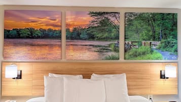 Desk, free cribs/infant beds, rollaway beds, free WiFi