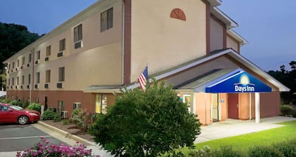 Days Inn by Wyndham Torrington
