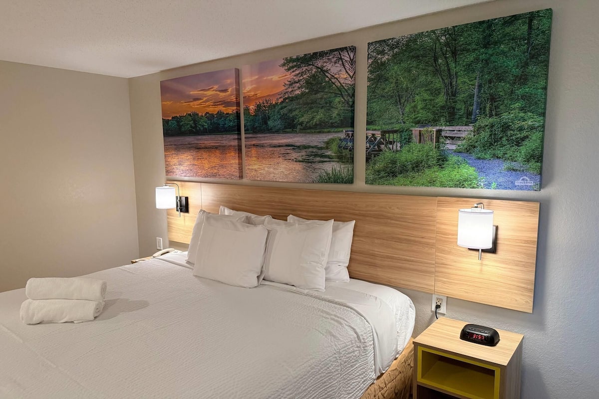 Escritorio, cunas gratuitas, camas plegables/adicionales y wifi gratis