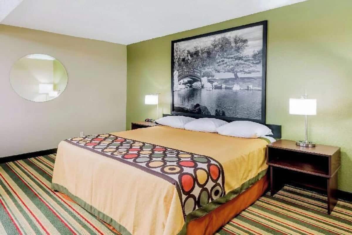 Desk, free WiFi, bed sheets
