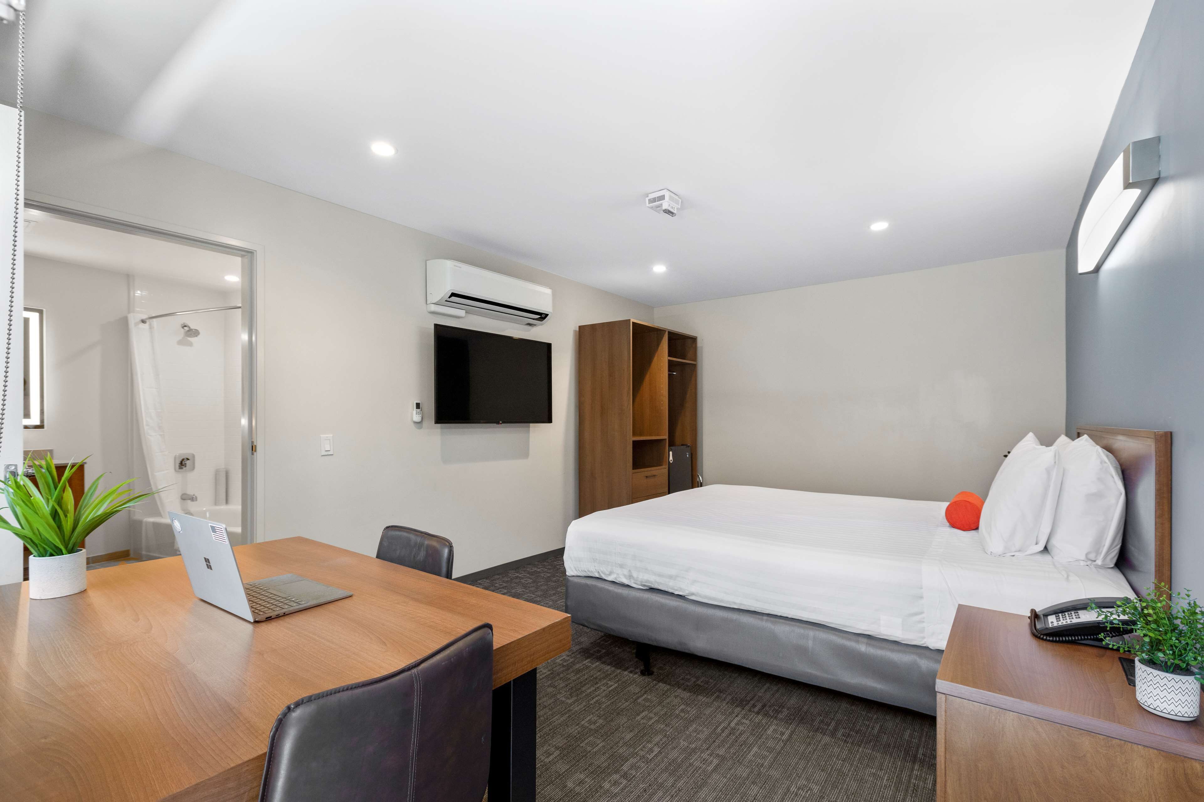 Photo - Good Nite Inn Calabasas