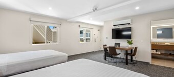 Good Nite Inn - Calabasas