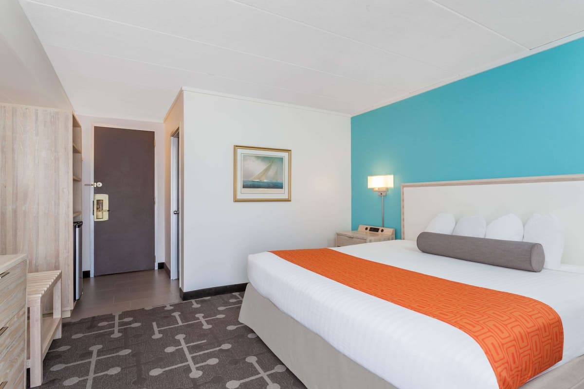 1 bedroom, in-room safe, desk, laptop workspace