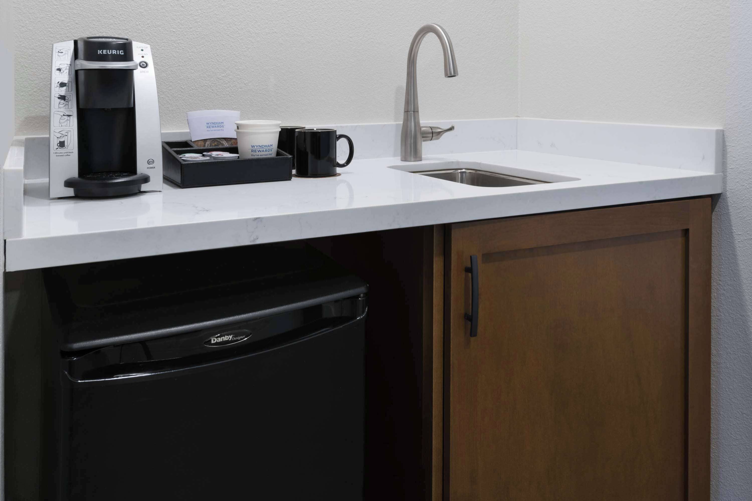 presidential suite | premium bedding, in-room safe, desk, laptop workspace