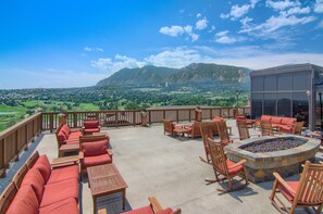 3 restaurants; breakfast, lunch and dinner served  - Cheyenne Mountain Resort, a Destination by Hyatt Hotels (Colorado Springs)