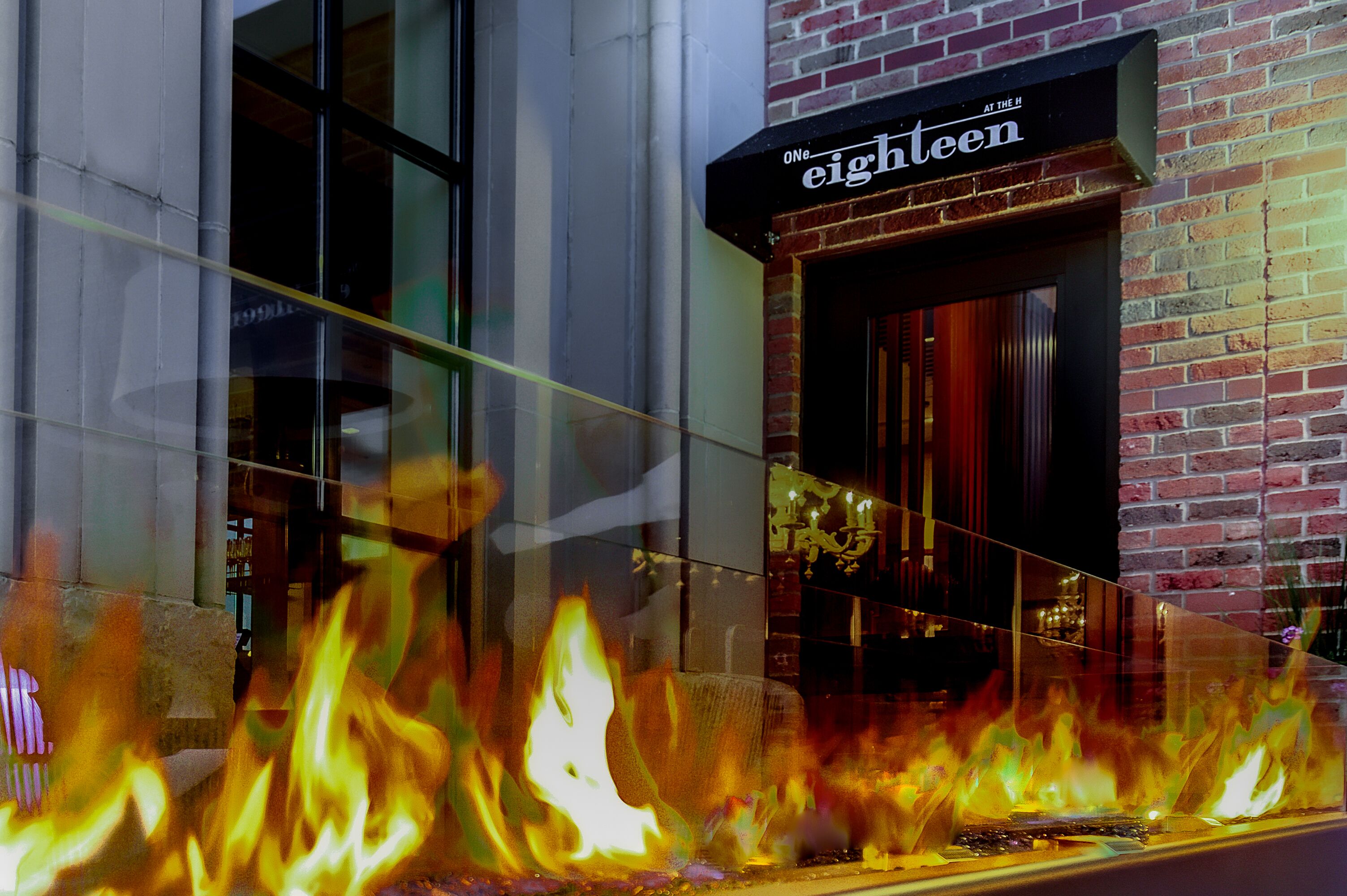 2 restaurants, breakfast, lunch, dinner served; american cuisine