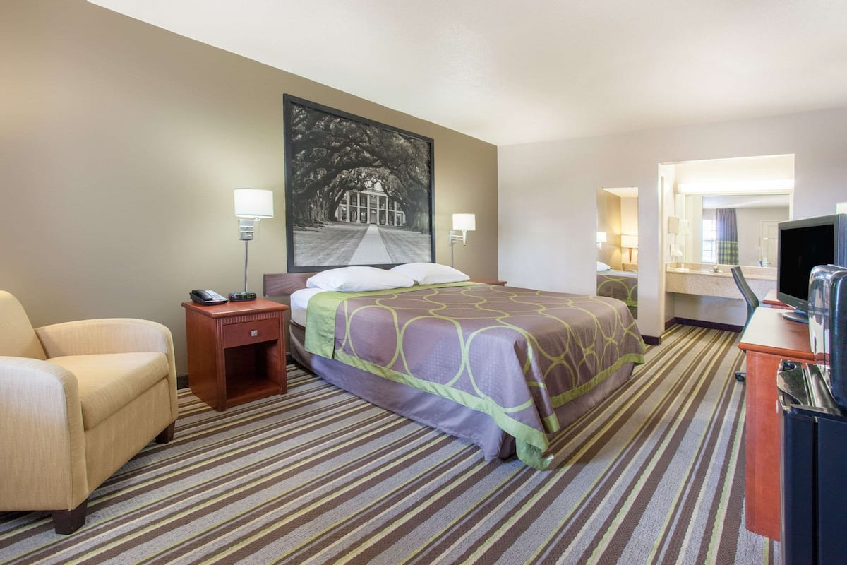 Blackout drapes, soundproofing, iron/ironing board, free WiFi