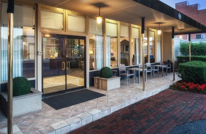 Bethesda Court Hotel