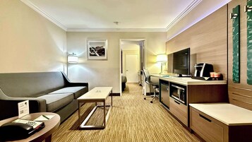 Suite, 1 King Bed with Sofa Bed, Non Smoking | In-room safe, desk, laptop workspace, blackout drapes