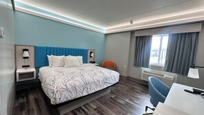 Standard Room, 1 King Bed | Pillow-top beds, desk, blackout curtains, iron/ironing board
