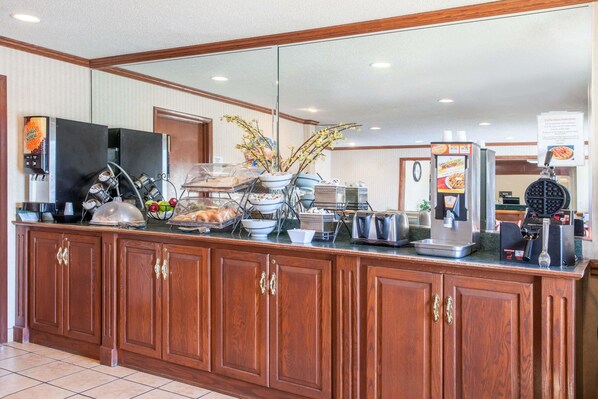 Free daily buffet breakfast 
