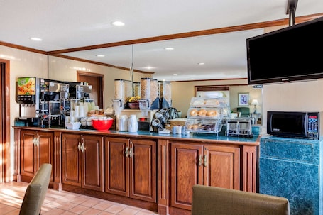 Free daily continental breakfast