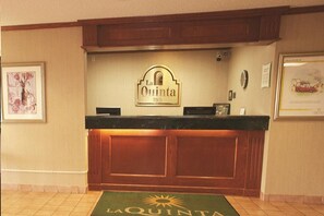 Reception - La Quinta Inn by Wyndham Detroit Southgate (Southgate)