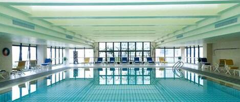 Indendørs pool