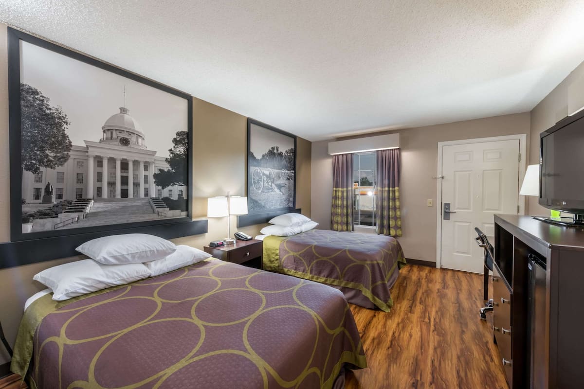 Room, Accessible, Smoking | Pillow-top beds, iron/ironing board, free cots/infant beds