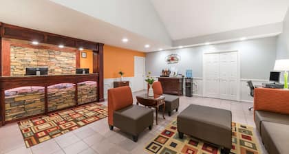 Super 8 by Wyndham Alexander City