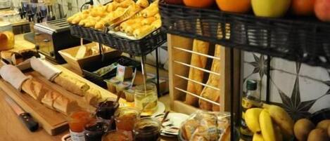 Daily buffet breakfast (EUR 13 per person)