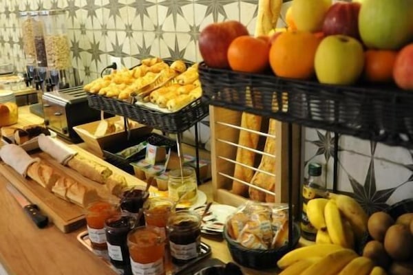 Daily buffet breakfast for a fee