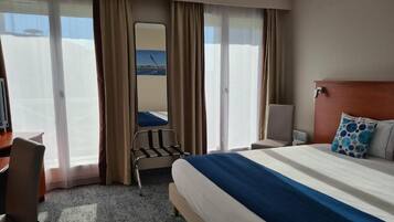 Literie de qualité supérieure, minibar, bureau, rideaux occultants