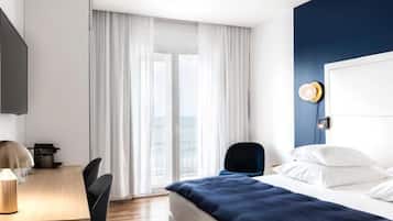 1 bedroom, premium bedding, in-room safe, desk