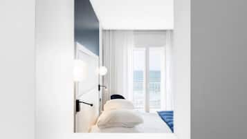 1 bedroom, premium bedding, in-room safe, desk