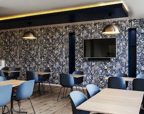 Buffet déjeuner gratuit tous les jours