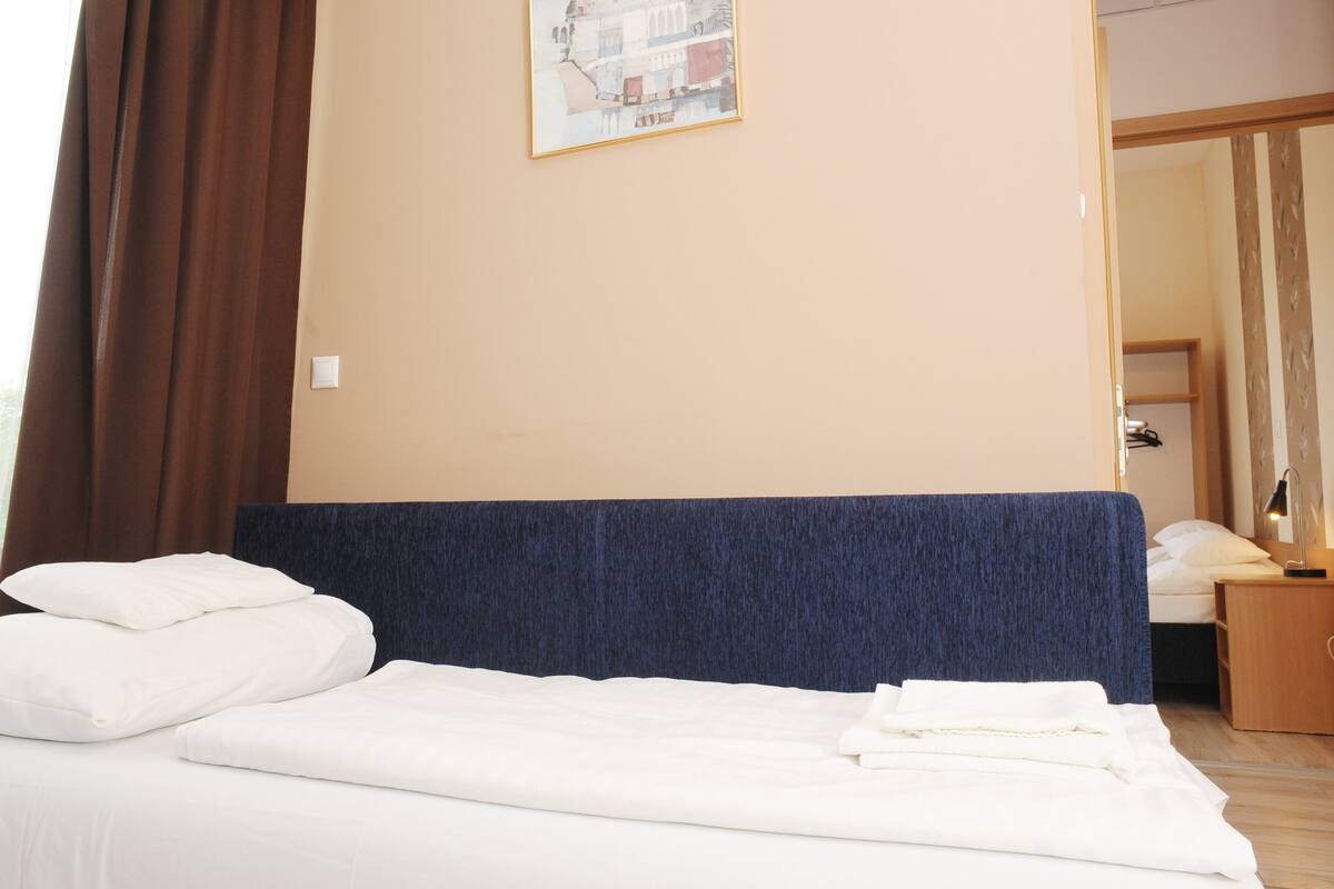Apartment for 3 people | Peralatan tempat tidur hipoalergenik, tilam berlapik, bar mini 