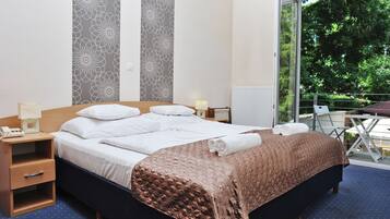 Bộ đồ giường kháng dị ứng, nệm có lớp đệm bông, minibar