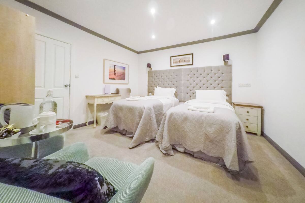 Ferros/tábuas de passar roupa, Wi-Fi de cortesia, roupa de cama