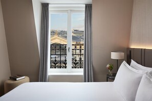 Minibar, desk, blackout drapes, soundproofing