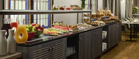 Desayuno buffet todos los días (con cargo)