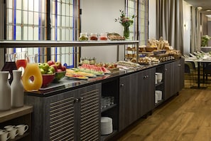 Desayuno buffet todos los días (con cargo)