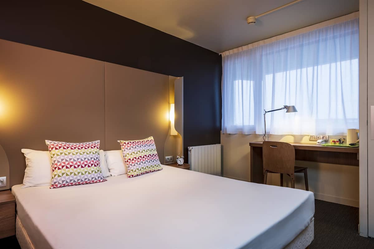 blackout curtains, iron/ironing board, free cots/infant beds, free wifi