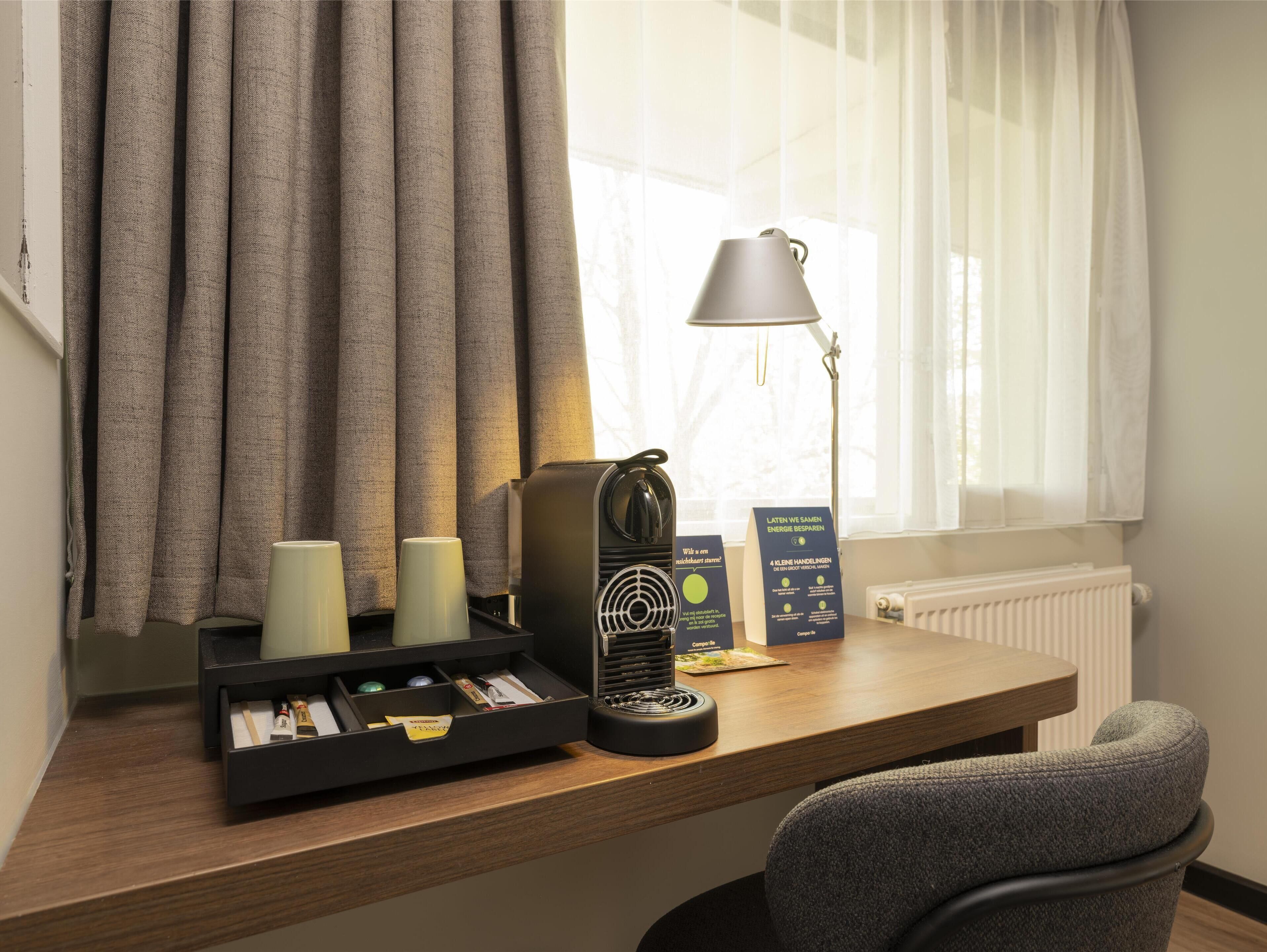 superior room, 1 king bed | room amenity