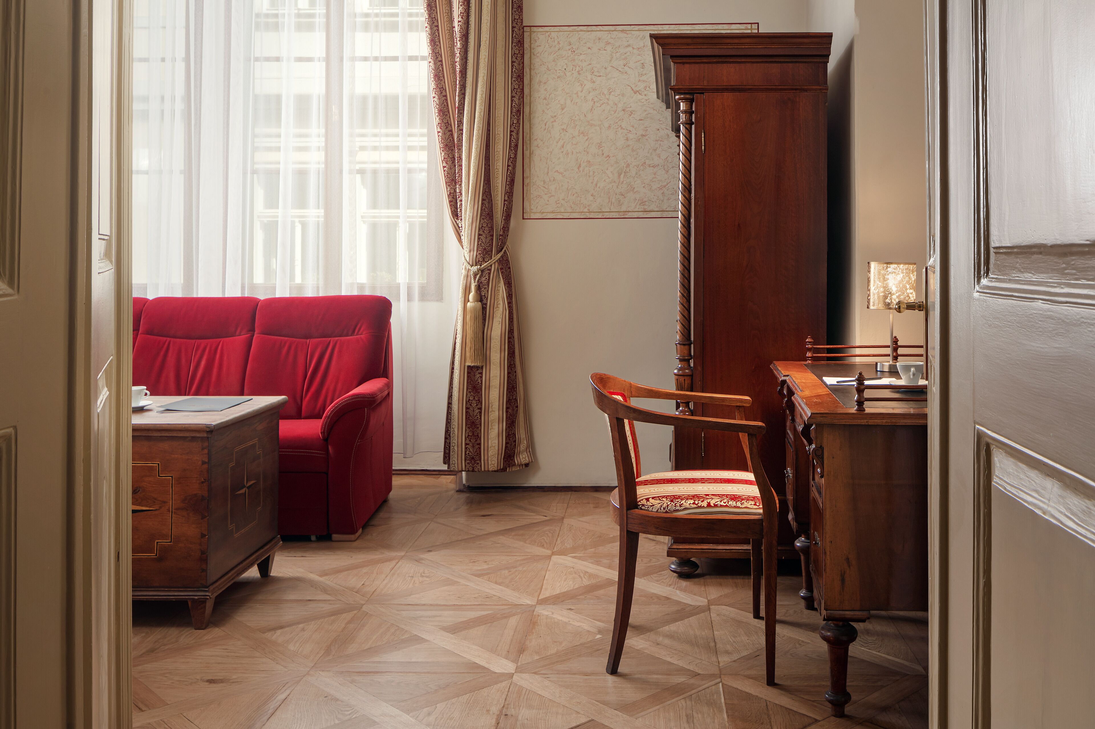 double room (with extrabed) | hypo-allergenic bedding, minibar, in-room safe, desk