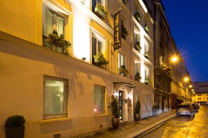 Façana frontal de l'allotjament