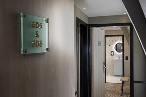 Connecting Rooms, 5 people | Premium bedding, minibar, in-room safe, desk