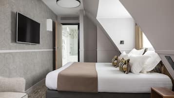 Luxury Suite | Premium bedding, minibar, in-room safe, desk