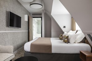 Luxury Suite | Premium bedding, minibar, in-room safe, desk