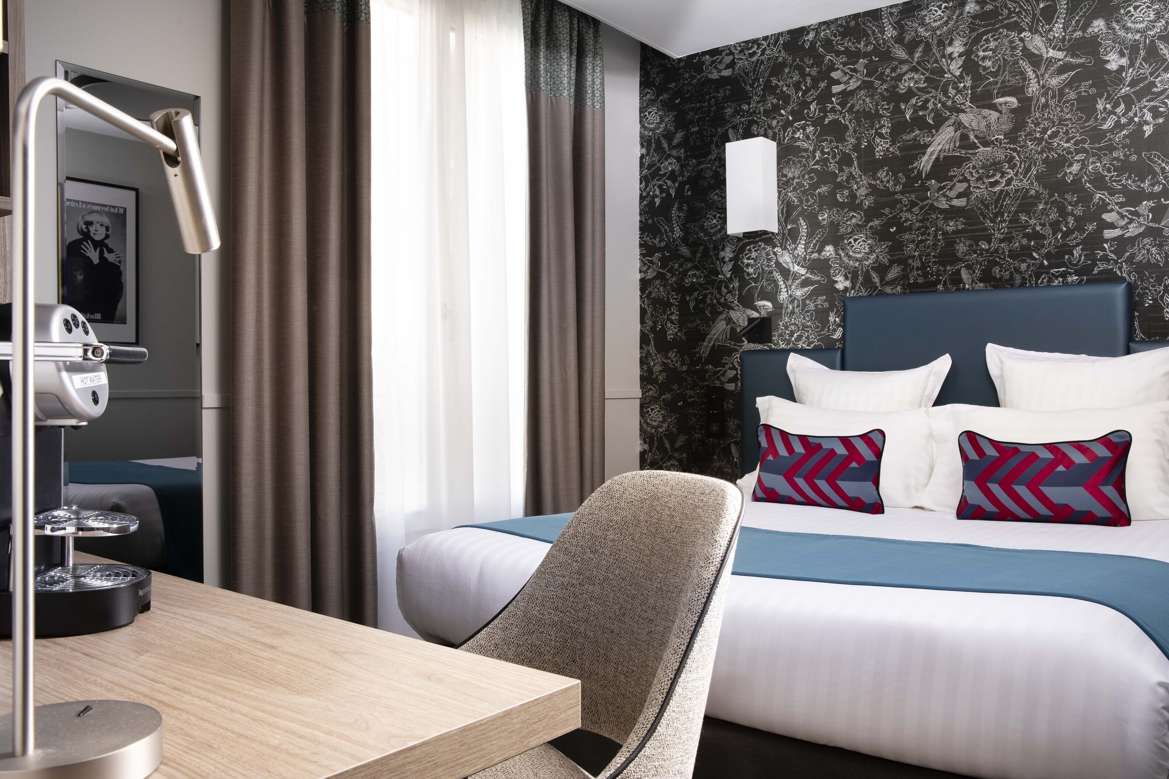 single room | premium bedding, minibar, in-room safe, desk