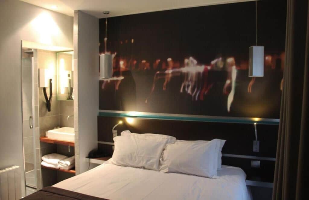 Premium bedding, in-room safe, desk, soundproofing
